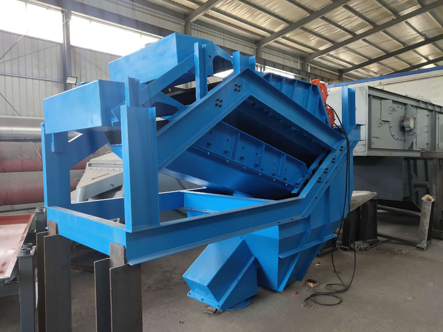 疊層篩設(shè)備試機現(xiàn)場案例